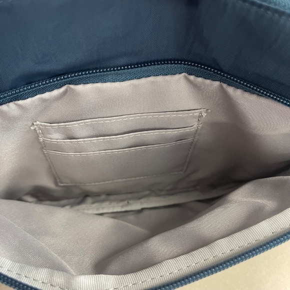 Baggallini Slate Blue Large Joey Crossbody Bag - NWT - Picture 5 of 8